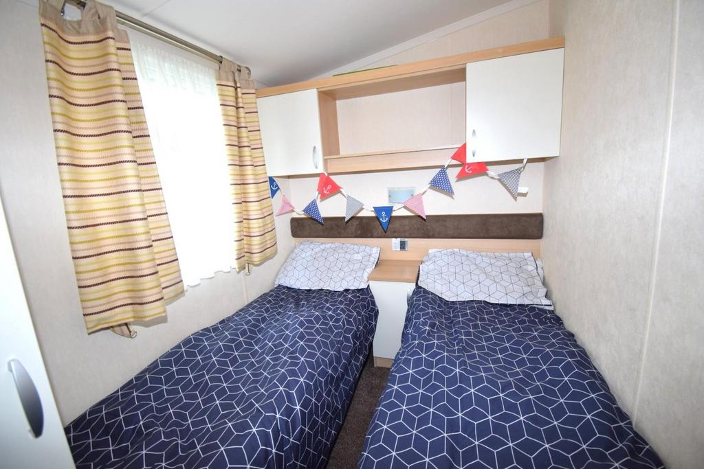 Bed 3.JPG