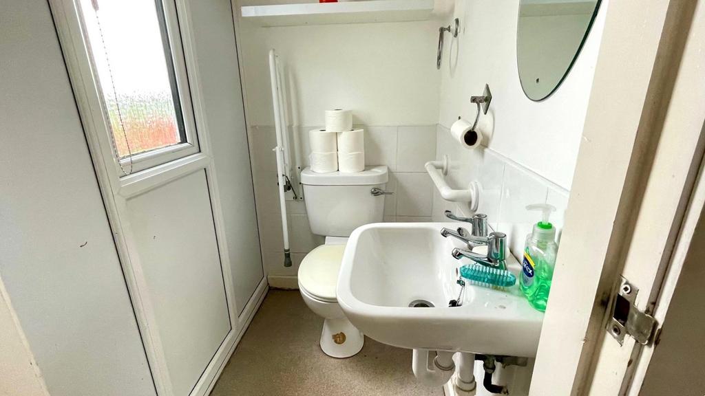 Separate 2 piece cloakroom