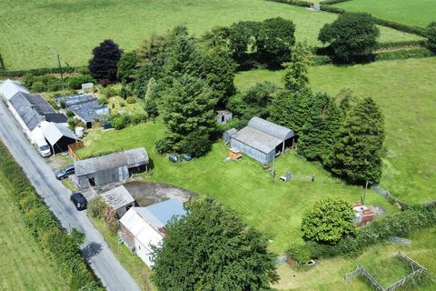 3 bedroom property with land for sale, Penffordd, Llanybydder