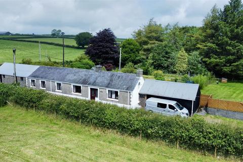 3 bedroom property with land for sale, Penffordd, Llanybydder