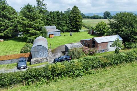 3 bedroom property with land for sale, Penffordd, Llanybydder