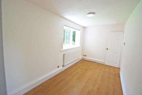 Studio to rent, Heatherfield Court, Wilmslow