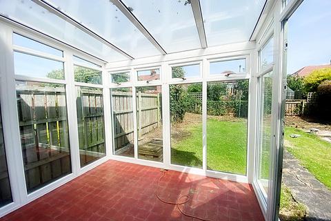 2 bedroom semi-detached bungalow for sale, Huntcliffe Gardens, Newcastle Upon Tyne