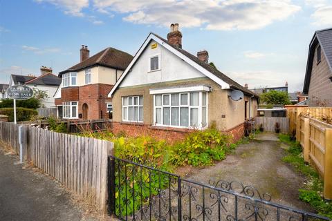 2 bedroom detached bungalow for sale, Edward Road, Dorchester