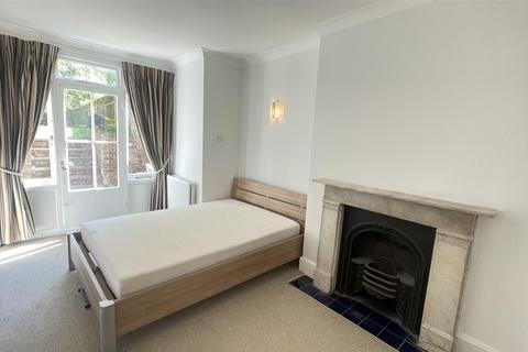 2 bedroom flat for sale, Goldhurst Terrace, South Hampstead NW6