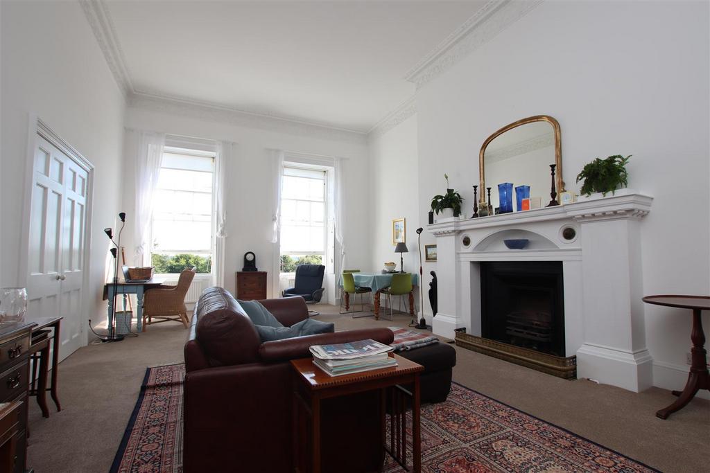 Living room (6).JPG