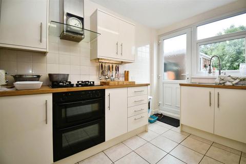 3 bedroom terraced house for sale, Peckham Close, Hull