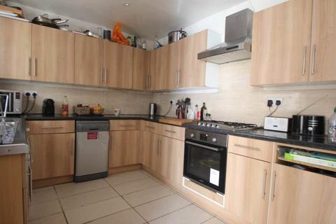 4 bedroom end of terrace house to rent, London, N7