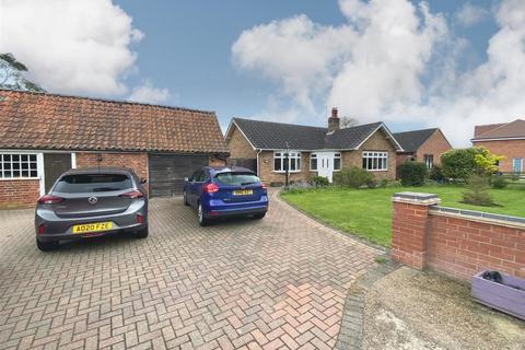 2 bedroom detached bungalow for sale, Rackhams Corner Yarmouth Road, Lowestoft