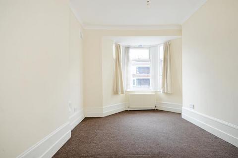 4 bedroom terraced house to rent, Swaton Road, London E3