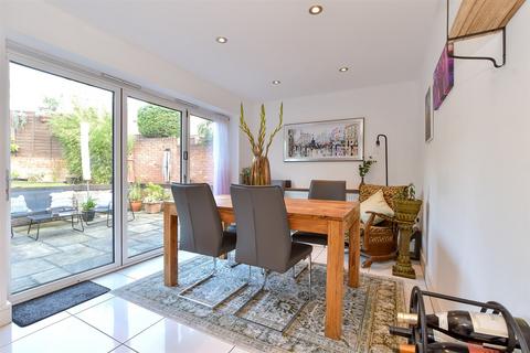 9a Sunnyside Road, Epping, CM16 4JP