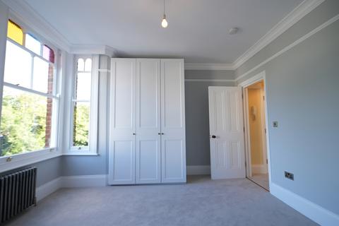 2 bedroom flat to rent, Mount View Road, London, N4