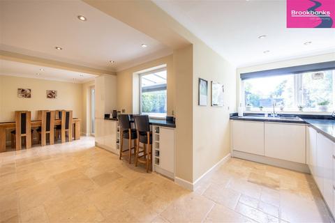 4 bedroom end of terrace house for sale, Pinks Hill, Swanley, BR8