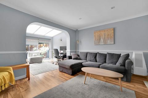 2 bedroom end of terrace house for sale, Wyatt Road, Staines-upon-Thames, TW18