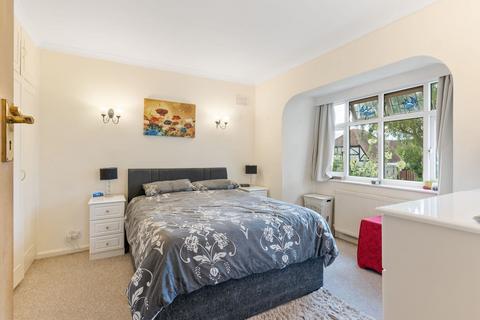 4 bedroom detached bungalow for sale, Oxford Road, Carshalton, SM5