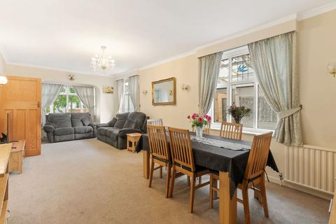 4 bedroom detached bungalow for sale, Oxford Road, Carshalton, SM5