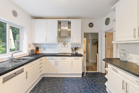 4 bedroom detached house for sale, Oxford Road, Carshalton, SM5