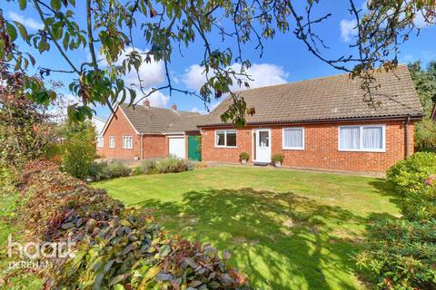 3 bedroom bungalow for sale, Church Street, Bradenham