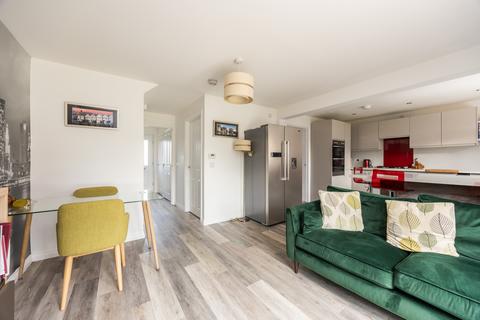 37 Bowes Place, Edinburgh, EH16 4WL