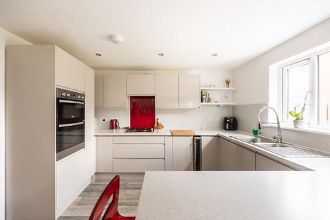 37 Bowes Place, Edinburgh, EH16 4WL