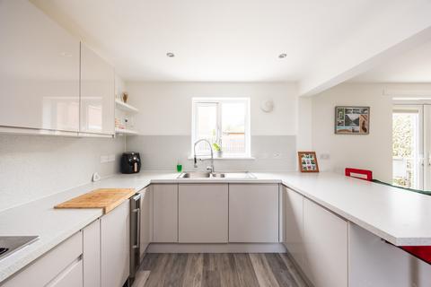 37 Bowes Place, Edinburgh, EH16 4WL