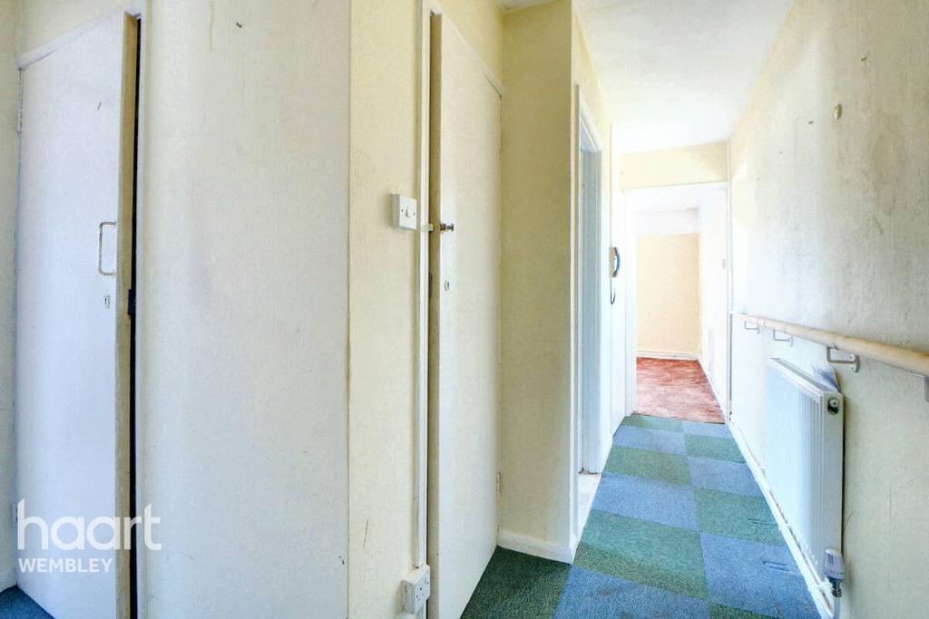 North Wembley 1 bed flat for sale £250,000