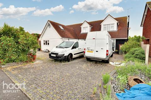 3 bedroom detached house for sale, Seaway, Canvey Island