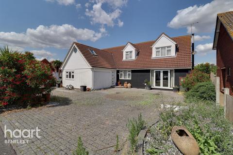 3 bedroom detached house for sale, Seaway, Canvey Island