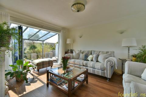 3 bedroom detached house for sale, De la Warr Road, Bexhill-on-Sea, TN40