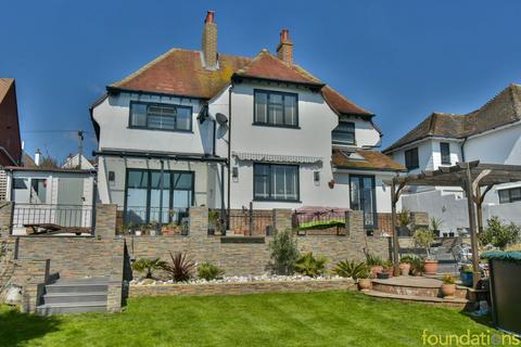 3 bedroom detached house for sale, De la Warr Road, Bexhill-on-Sea, TN40