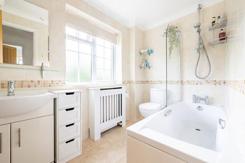 3 Beech Close, Blindley Heath, Lingfield, RH7 6JE