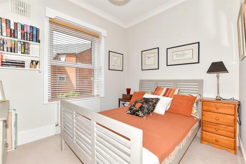2 bedroom flat for sale, Kingsnorth Gardens, Folkestone, Kent