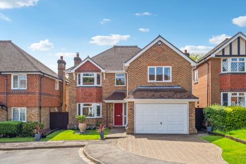 4 bedroom detached house for sale, Heythrop Drive, Uxbridge UB10