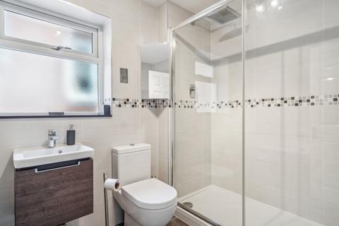 12 Heythrop Drive, Ickenham, Uxbridge, UB10 8DT