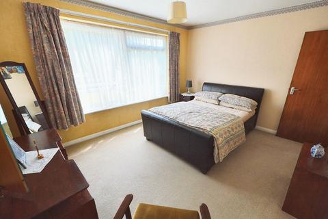 2 bedroom apartment for sale, Colbert Avenue, Thorpe Bay, SS1