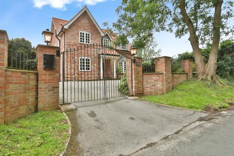 4 bedroom detached house for sale, Main Street, Lelley, Hull, HU12 8SN