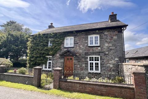 3 bedroom detached house for sale, Llangadog, Llangadog, Carmarthenshire.