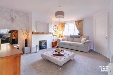 3 bedroom end of terrace house for sale, Foxglove Close, Lichfield WS14