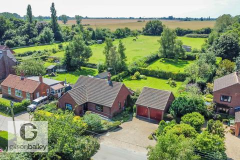 3 bedroom detached bungalow for sale, The Green, Norwich NR13