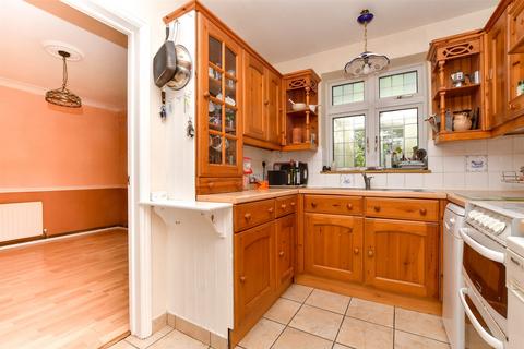 68 Alington Grove, Wallington, SM6 9NG