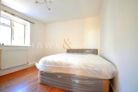 4 bedroom terraced house to rent, Henniker Road, London, Greater London. E15