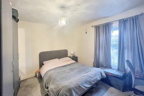 2 bedroom terraced house for sale, High Street, Aldershot GU12