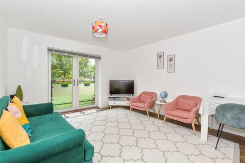 2 bedroom ground floor flat for sale, Salomons Grove, Southborough, Tunbridge Wells, Kent