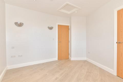 2 bedroom flat for sale, Preston Street, Faversham, Kent