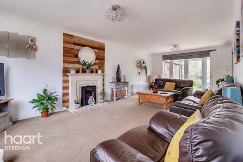 4 bedroom detached house for sale, The Street, Dereham