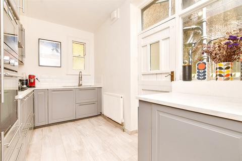 2 bedroom ground floor flat for sale, Blenheim Crescent, South Croydon, Surrey