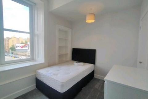 5 bedroom flat to rent, Moat Place, Edinburgh EH14