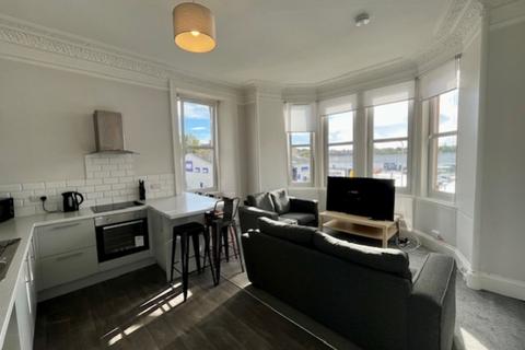 5 bedroom flat to rent, Moat Place, Edinburgh EH14