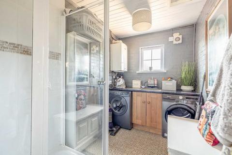 27 Fairfield Avenue, Datchet, Slough, SL3 9NQ