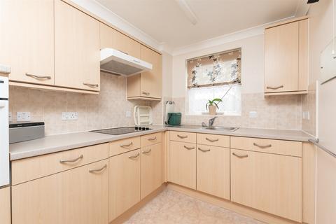 1 bedroom ground floor flat for sale, Glen View, Gravesend, Kent